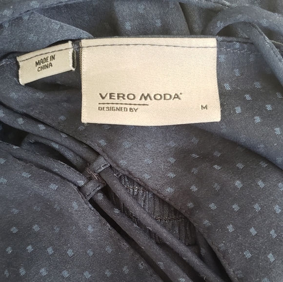 SOLD! Vero Moda Summer Dress - Picture 2 of 4